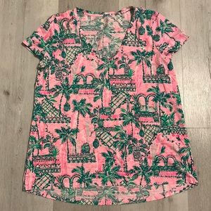 Lilly Pulitzer Etta v-neck shirt in Always Worth It print size L cotton